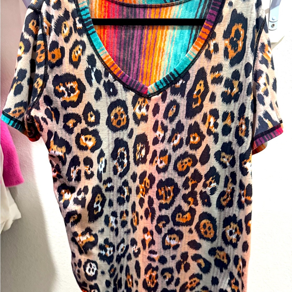 Fully reversible v-neck top size Large/ Extra Large L XL